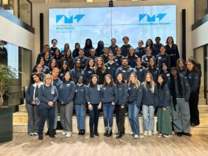 Photo de groupe avec toutes les Ambassadrices de le promotion 2024 - 2025