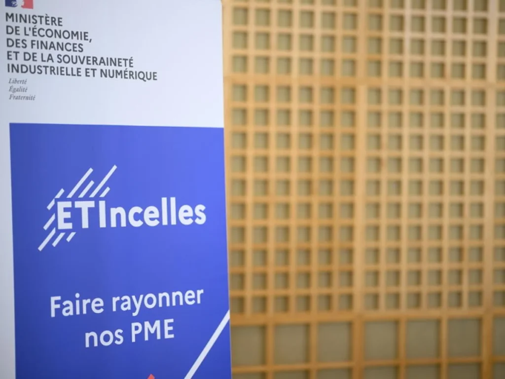 Kakémono faisant la promotion du programme ETIncelles
