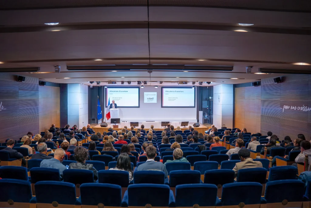 Public lors de la cérémonie de remise des prix au MEDEF