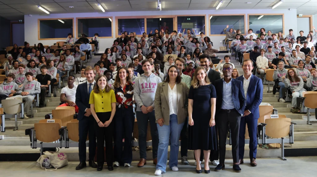 L'image représente les alumnis d'IMT BS lors de l'amphi de rentrée 2025.