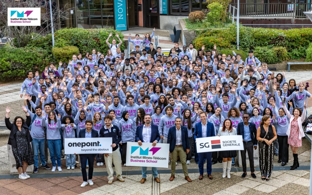 L'image représente une photo de groupe des élèves d'IMT BS à la rentrée 2025.