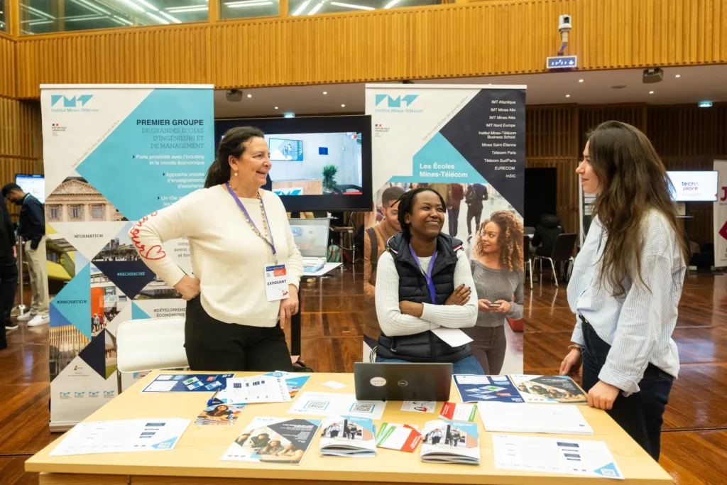 Photo du stand IMT lors de l'événement Cap sur le Numérique