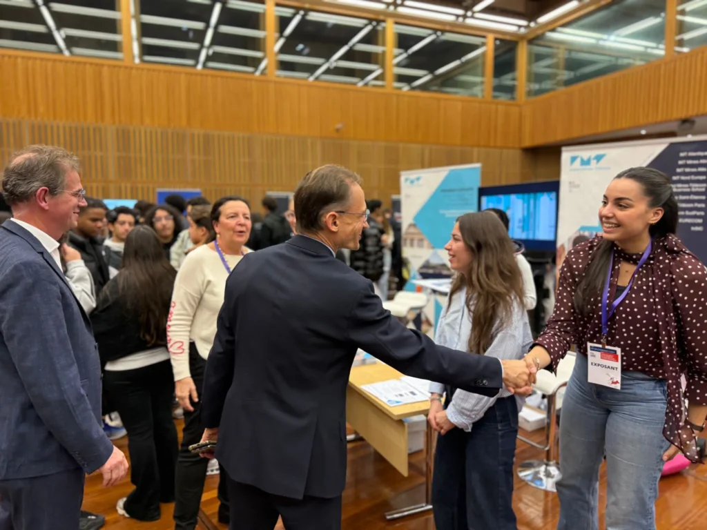 Photo du stand IMT lors de l'événement Cap sur le Numérique