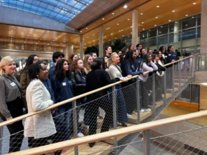 Photo de groupe des étudiants et marraines du programme Ambassadrices de l'IMT.