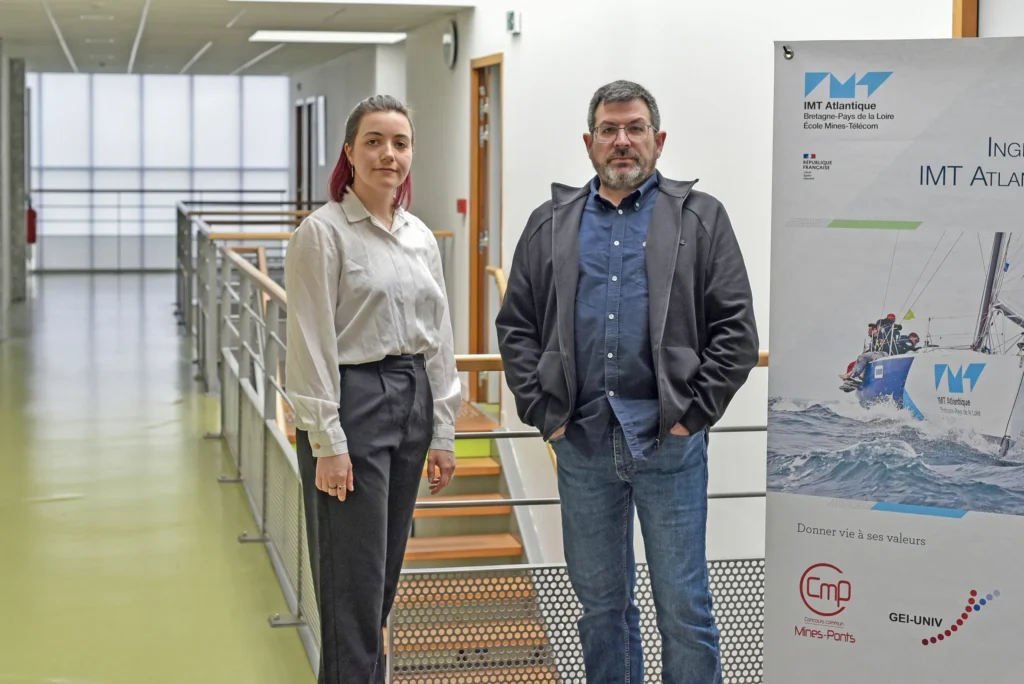 Gouenou Coatrieux, enseignant-chercheur, et Hélène Gasnier doctorante en 3ᵉ année à IMT Atlantique