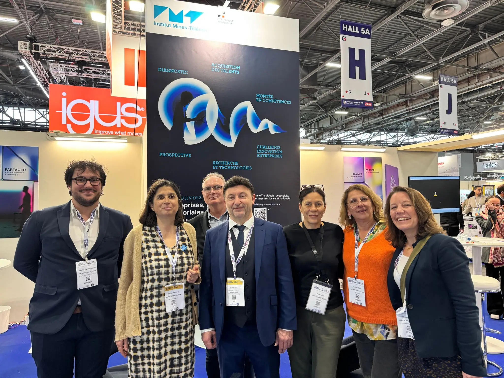 photo de groupe sur le stand imt