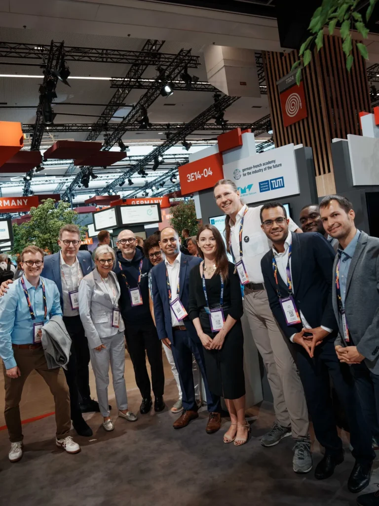 Photo de groupe lors de la célébration des 10 ans de la German-French Academy for the Industry of the Future (GFA) 